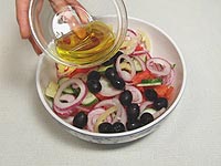 Приготовление греческого салата. Этап 6